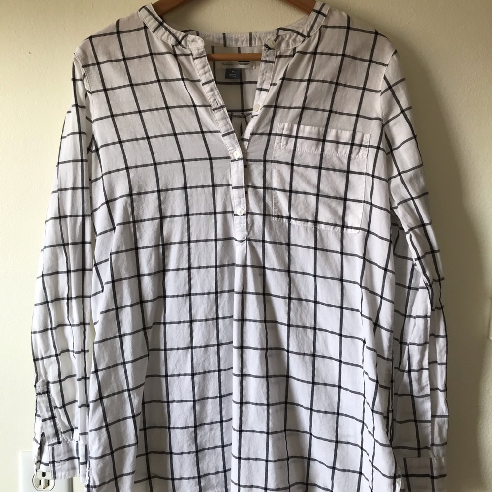 Merona tunic size M white and large checkered pattern